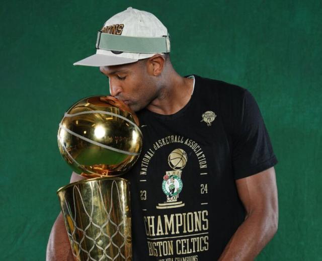 世俱杯直播-霍福德38岁夺冠背后！持久力看齐詹皇欲打到40+